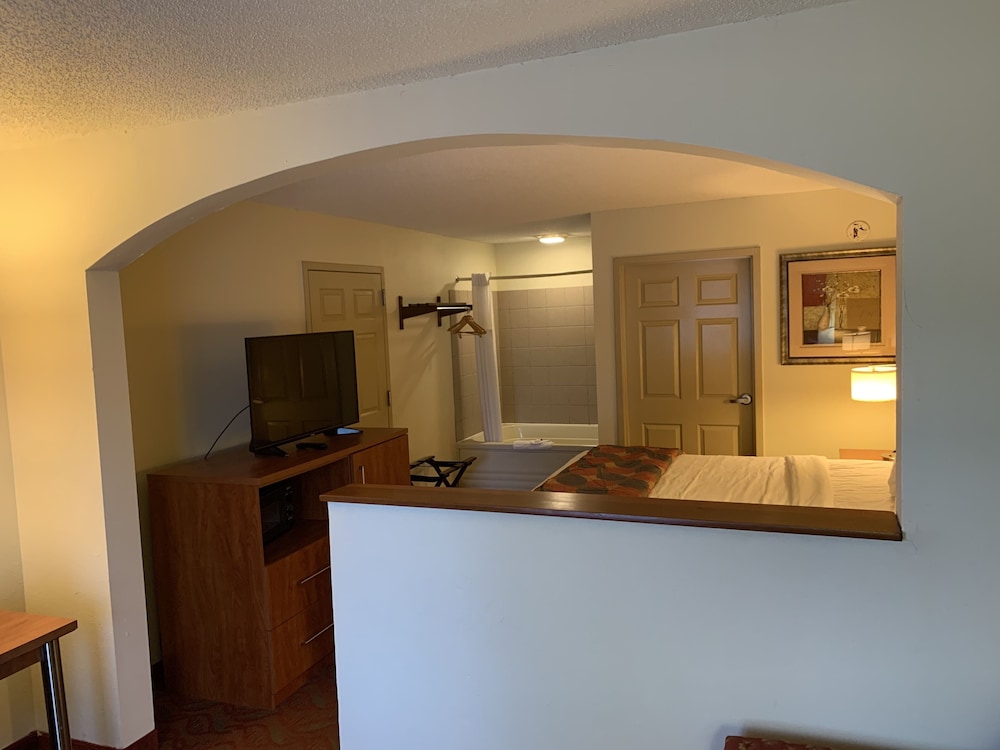 Baymont by Wyndham Cave City 18/25