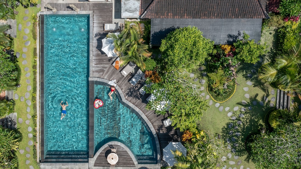 Kailash Suites 22/33