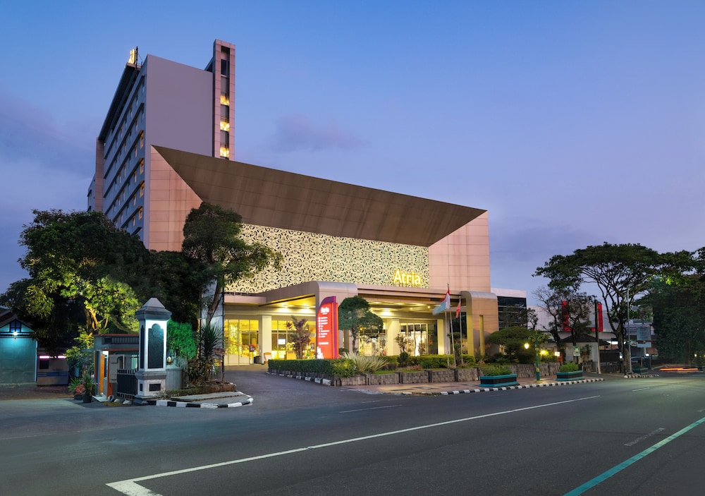Atria Hotel Magelang 44/45