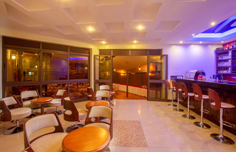 NYAIKA HOTEL FORTPORTAL 34/48