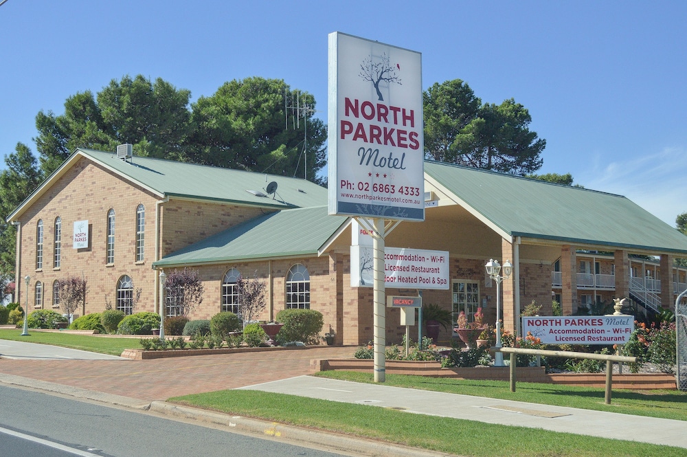NORTH PARKES MOTEL 1/39