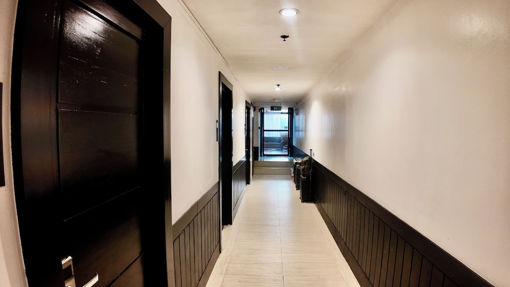 Urban Inn Iloilo 48/65