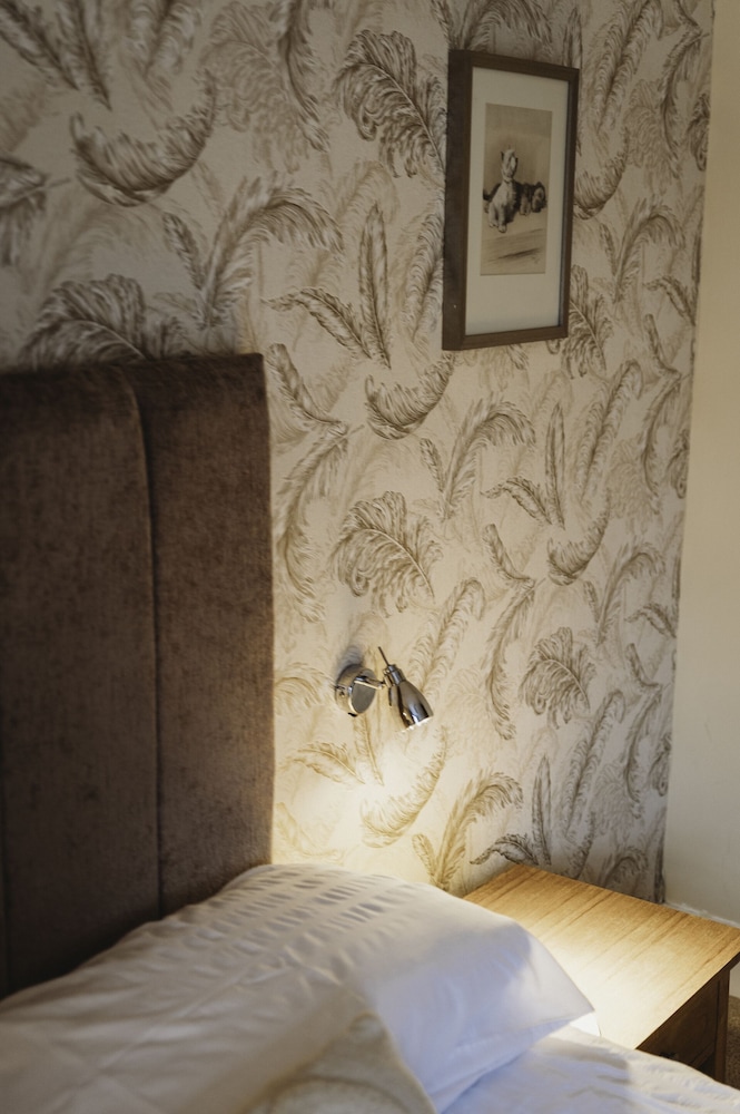 The White Lion Inn 34/48