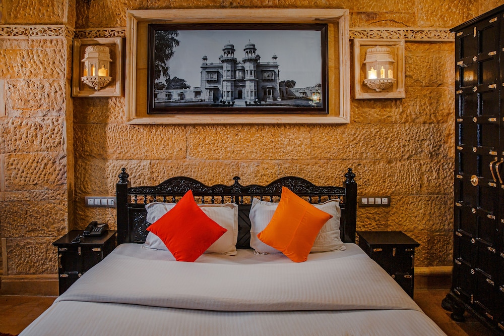 Vista Rooms at Patwa Haveli Road 54/63