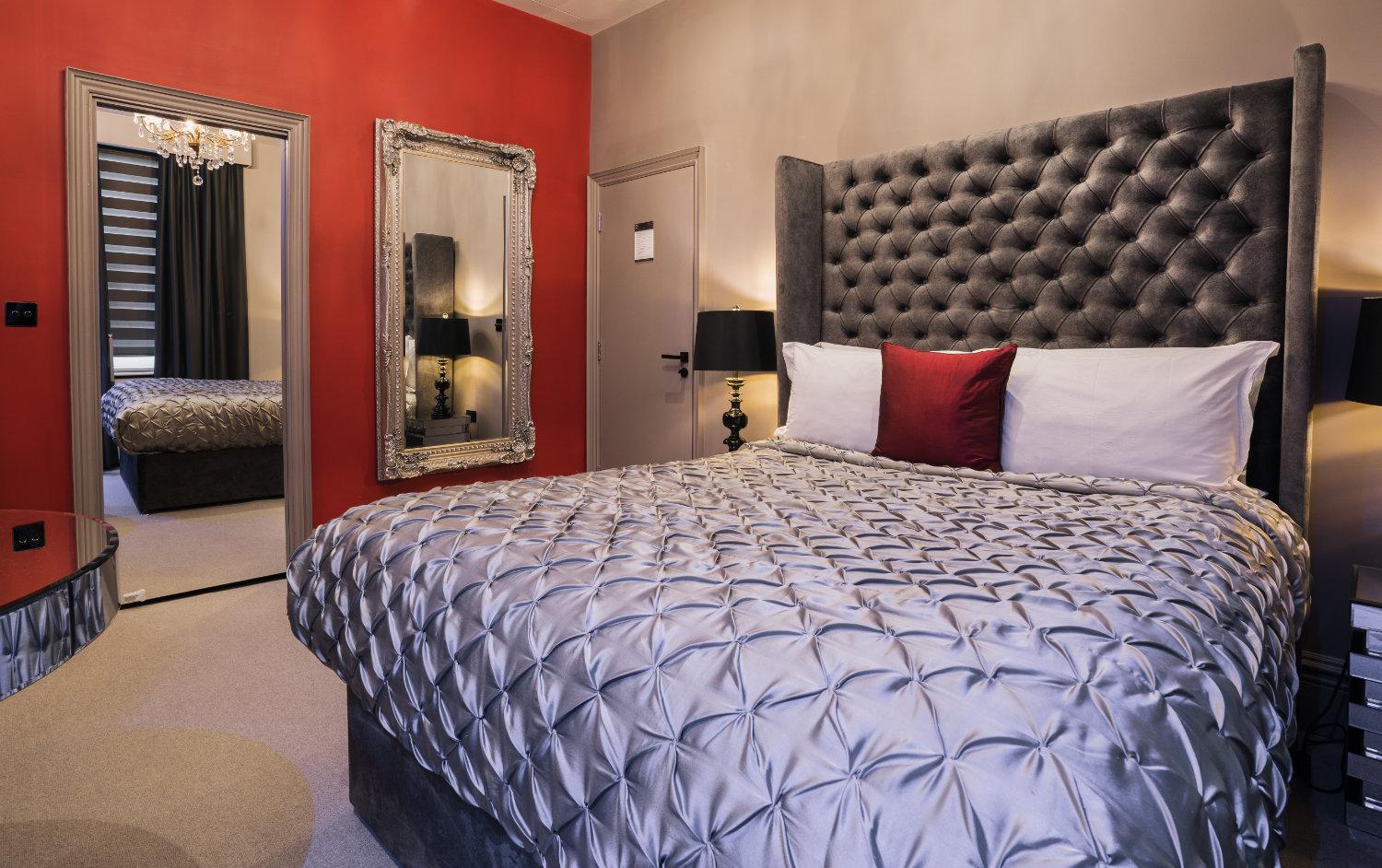 Superior, King Bed, City View