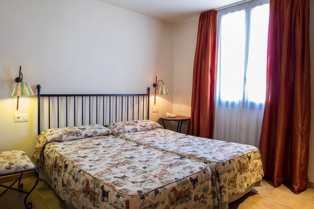 Hotel Sant Jordi 16/50