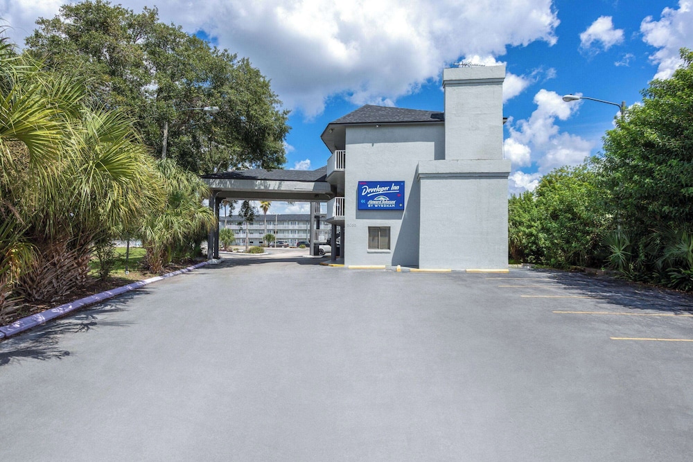 Howard Johnson by Wyndham Orlando Lake Buena Vista South 39/47