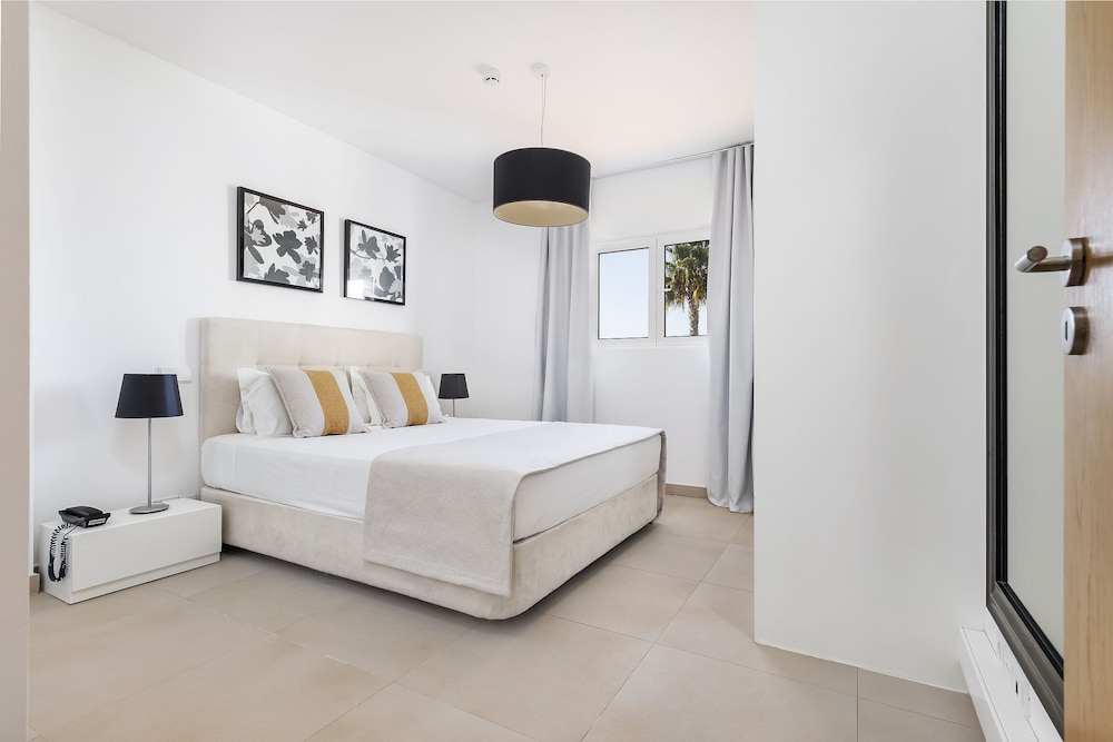 1 BEDROOM, APARTMENT