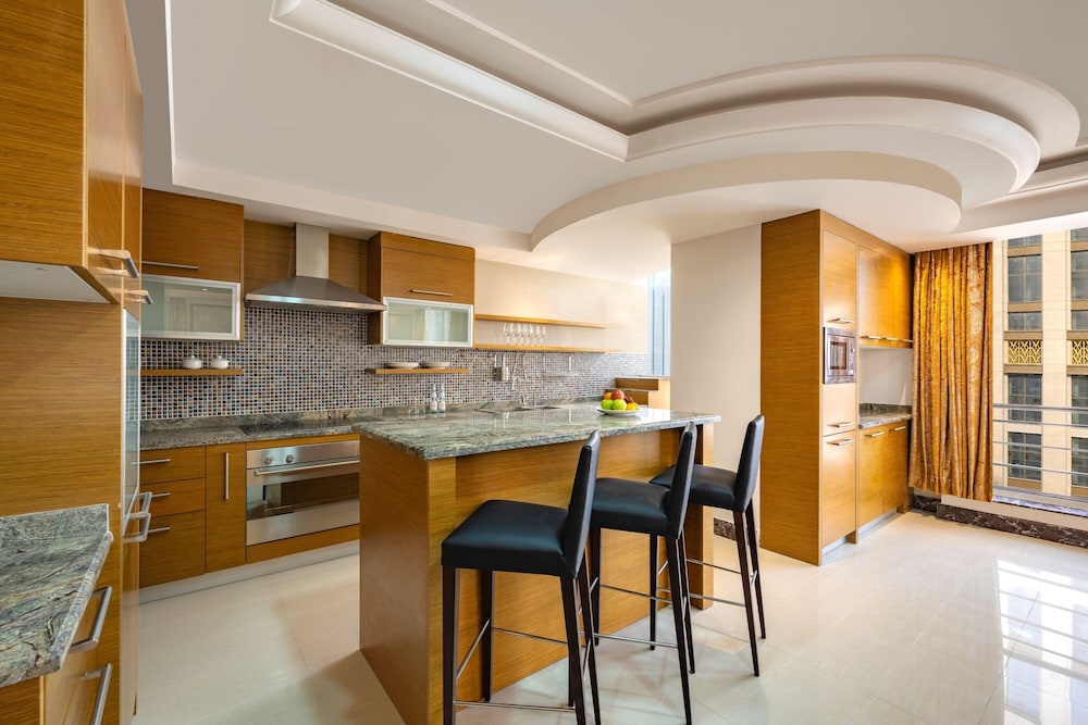 Dusit Hotel And Suites 55/64