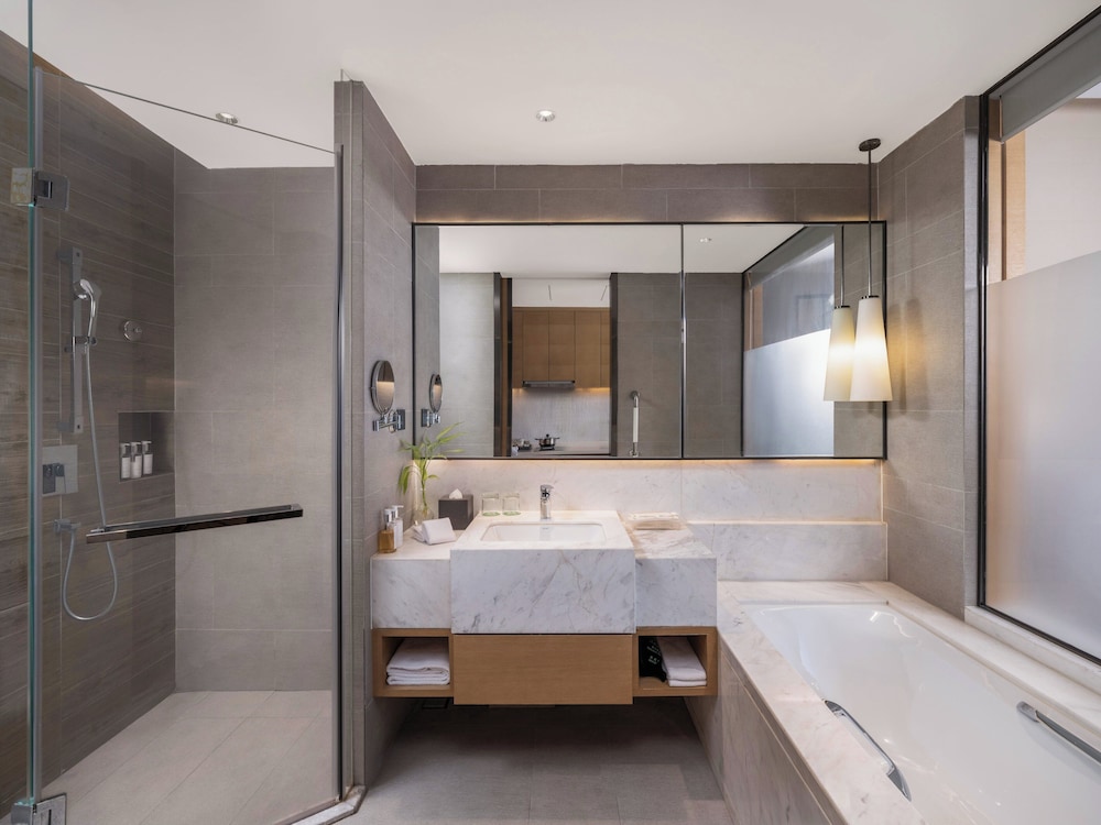 HOLIDAY INN NANJING HARBOUR 76/76