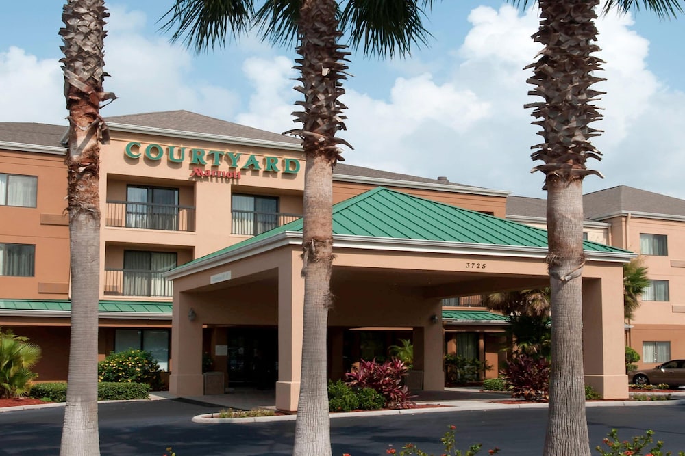 Courtyard By Marriott Lakeland in LAKELAND - FL