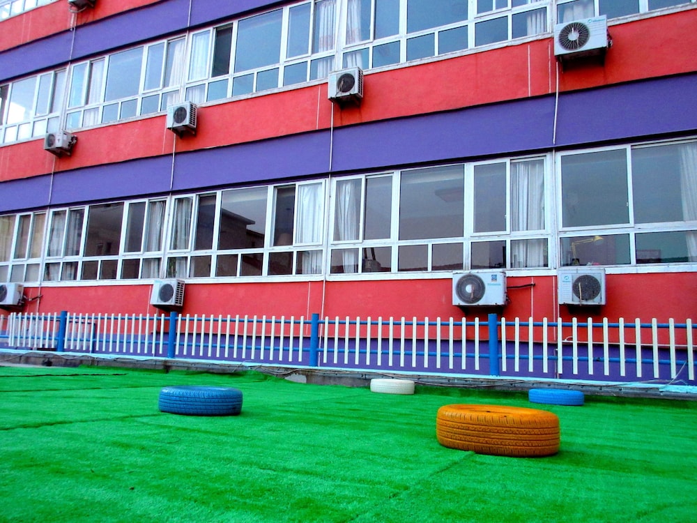25 Four Seasons Youth Hostel 23/29
