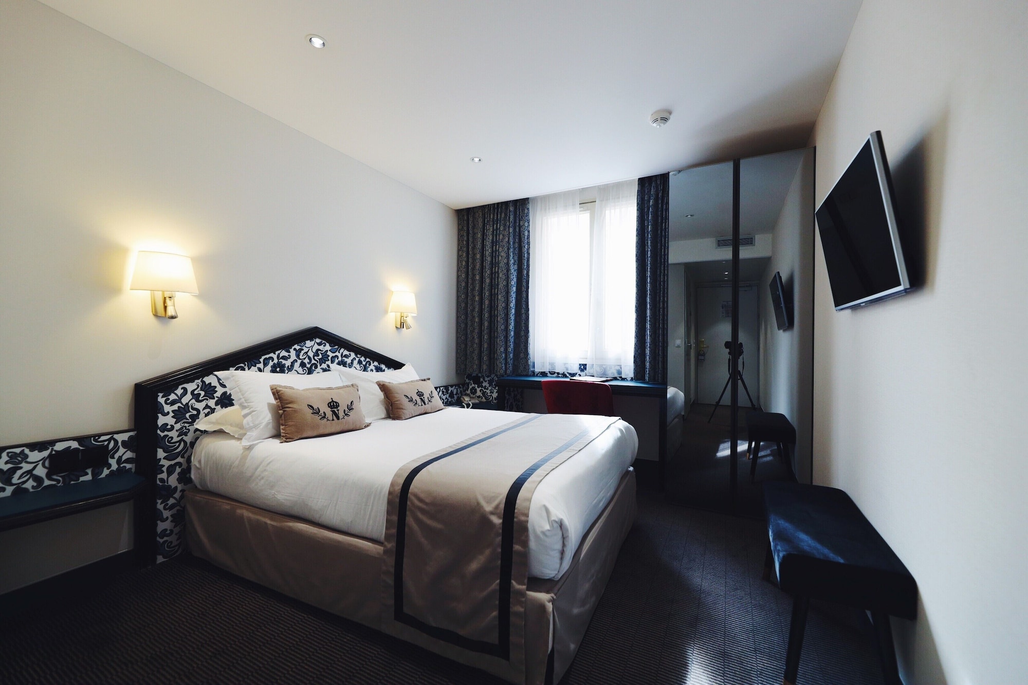غرفة اقتصادية بسرير مزدوج، Hotel Napoleon Ajaccio 4/6