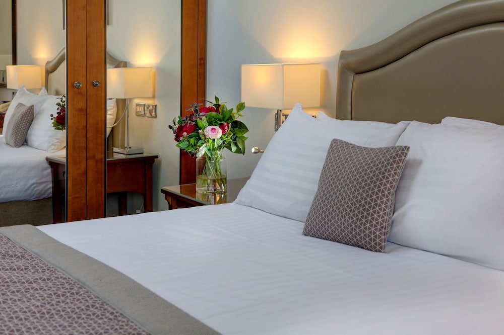 Norfolk Royale Hotel 28/75