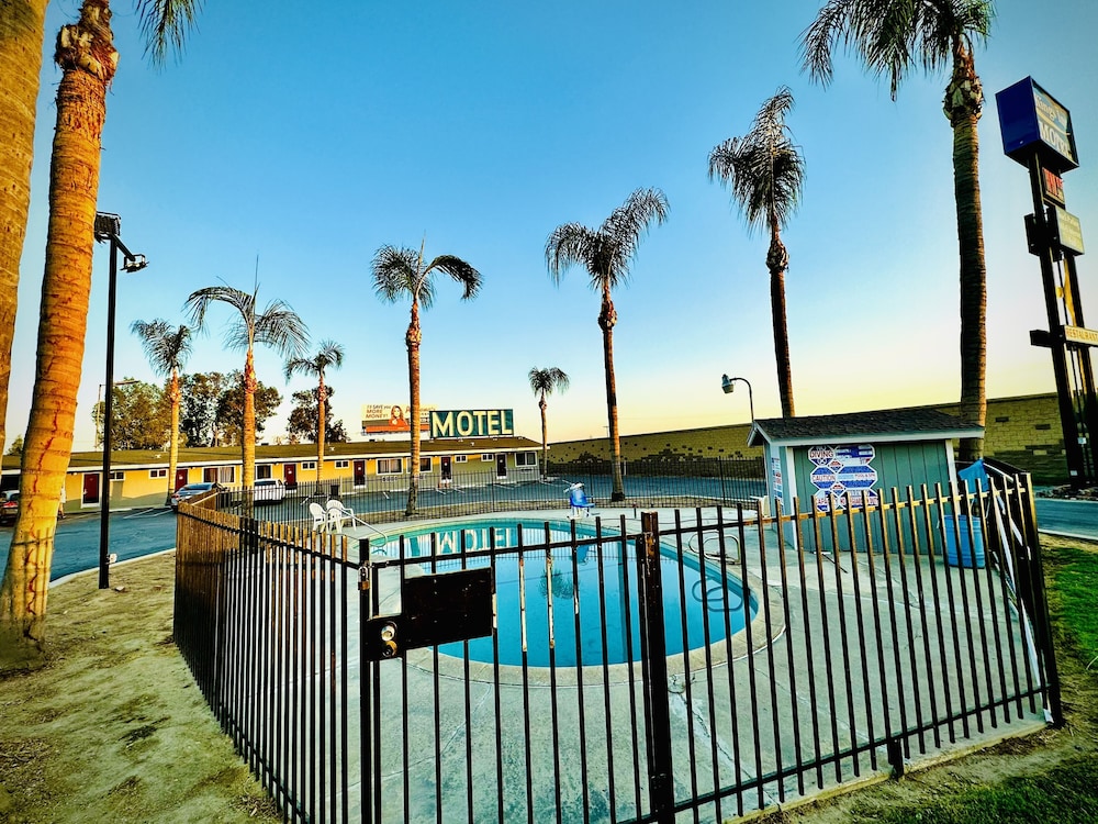 Kings Inn Motel 1/18