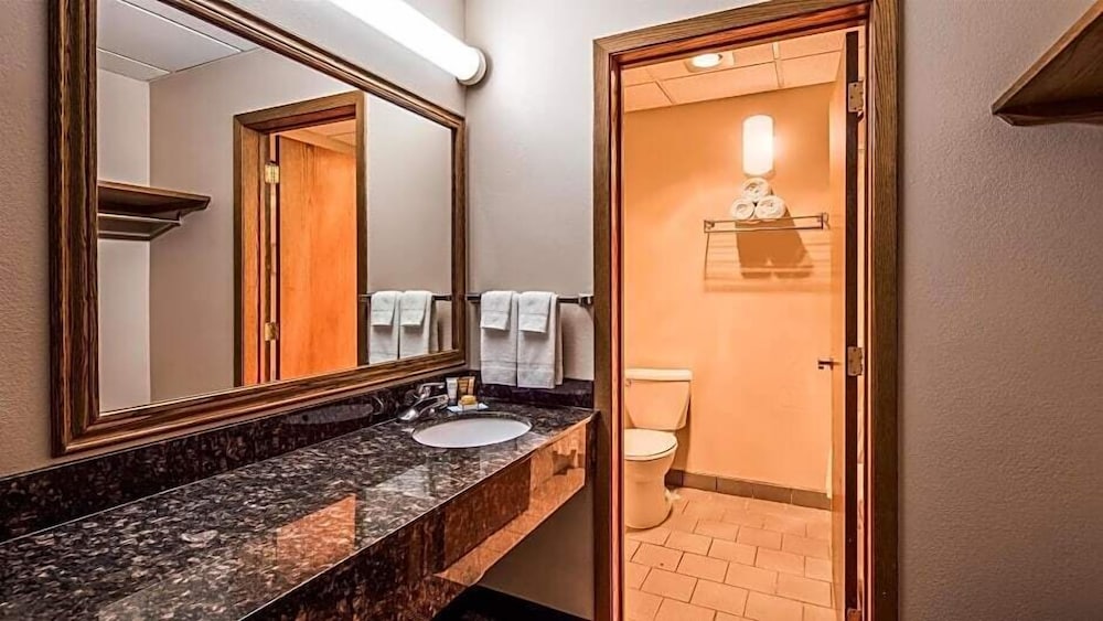 Rodeway Inn McPherson East 11/36