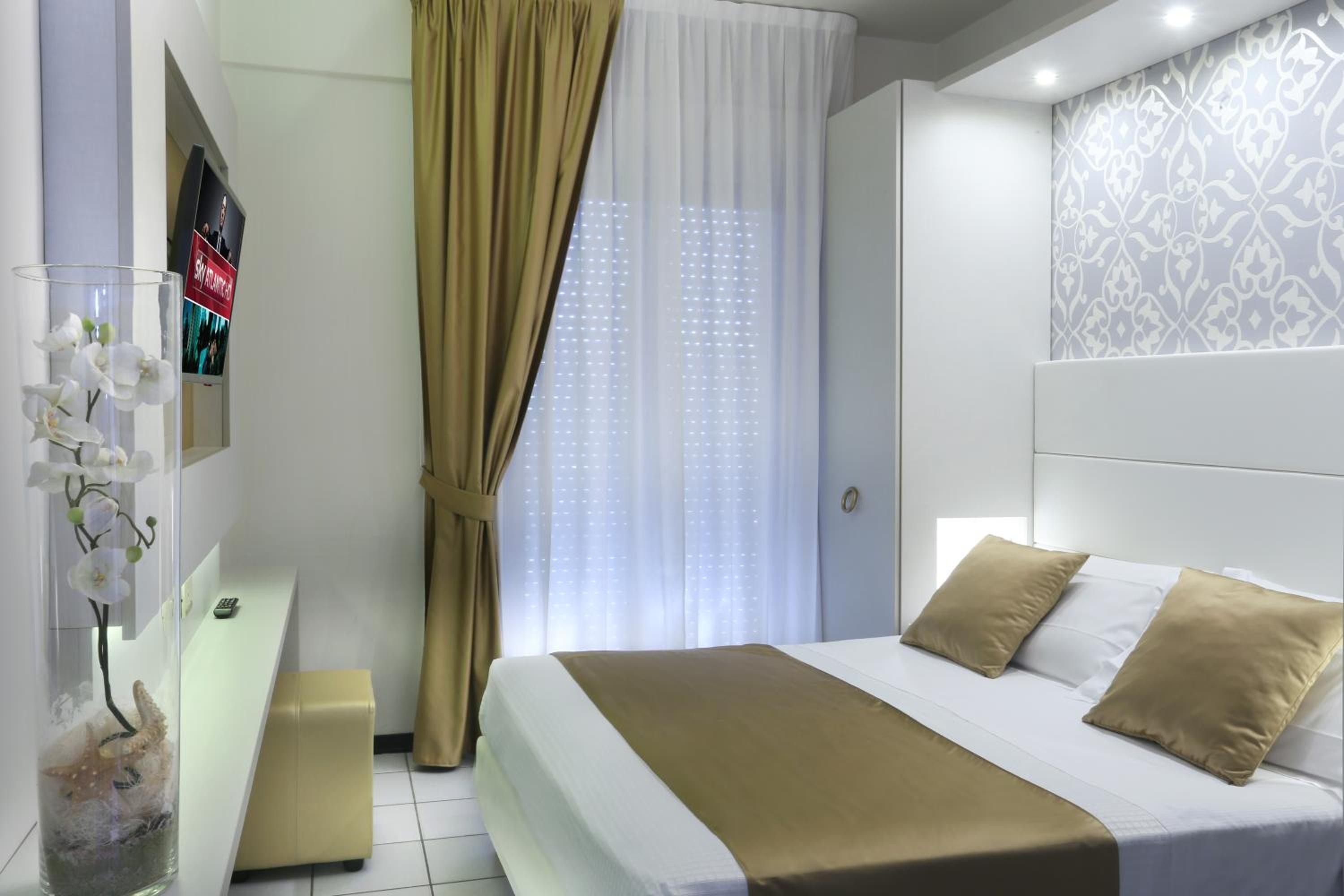 Hotel Ambassador 19/49