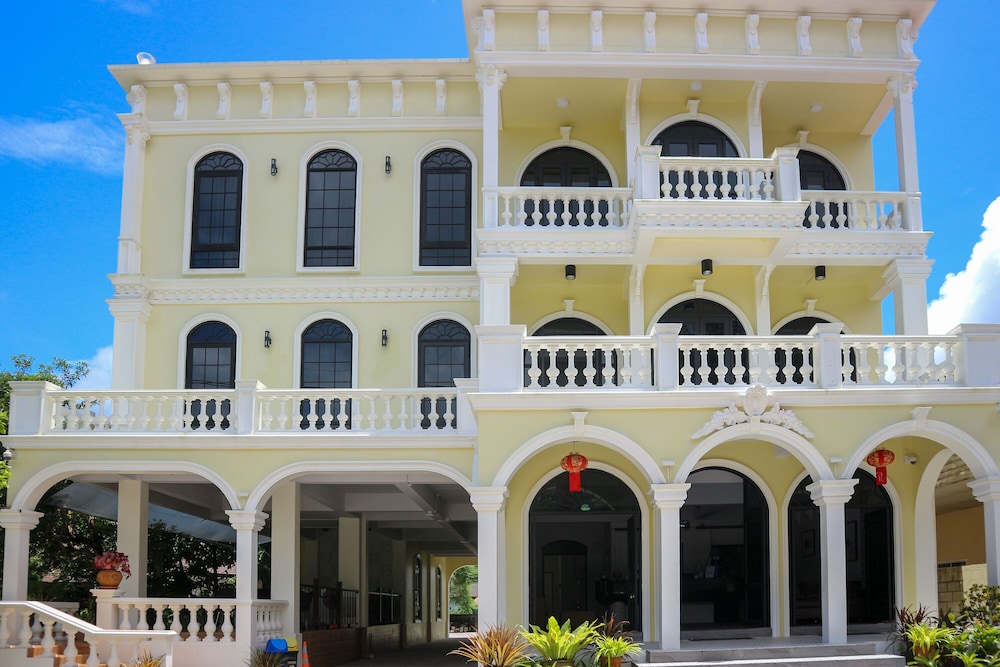 Daddy Dream Hotel and Residence 2/50