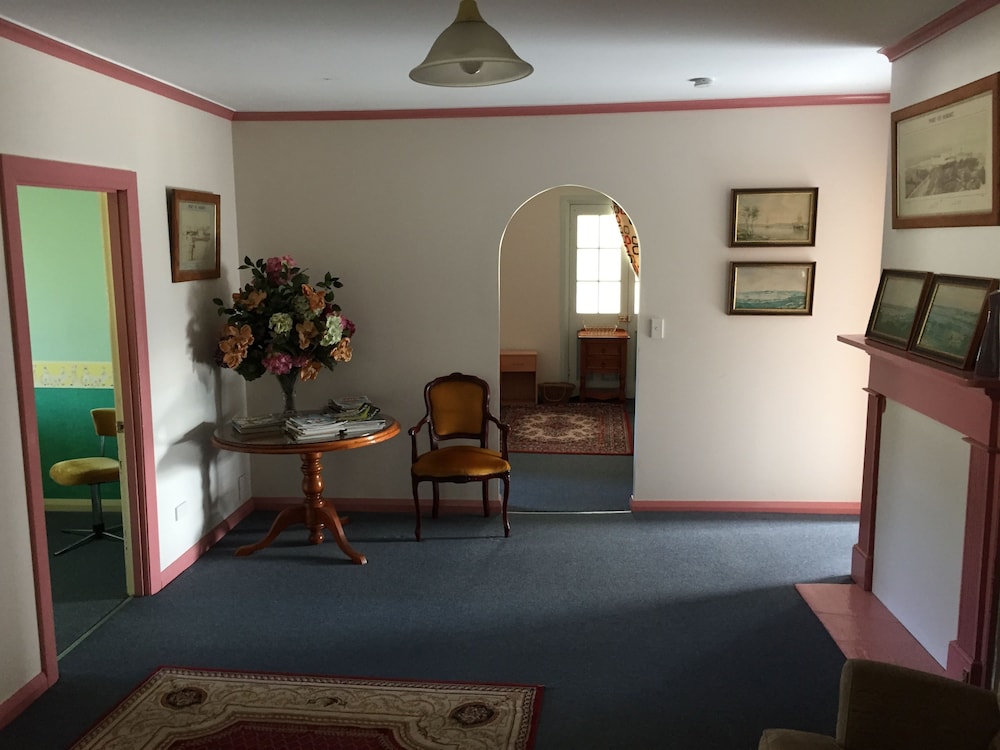 RIVERSDALE ESTATE COTTAGES 20/39