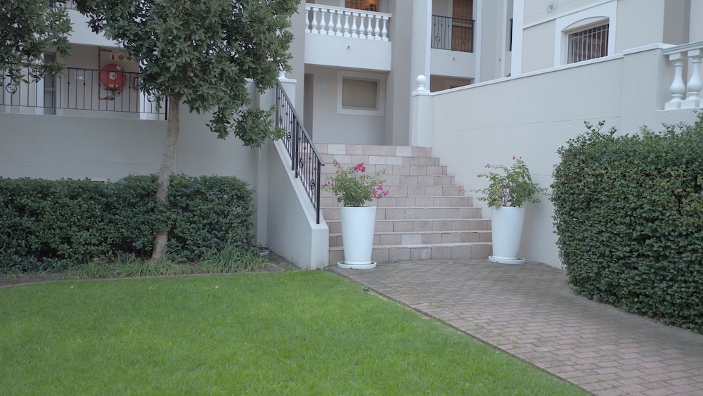 Bougain Villas Apartments 18/26