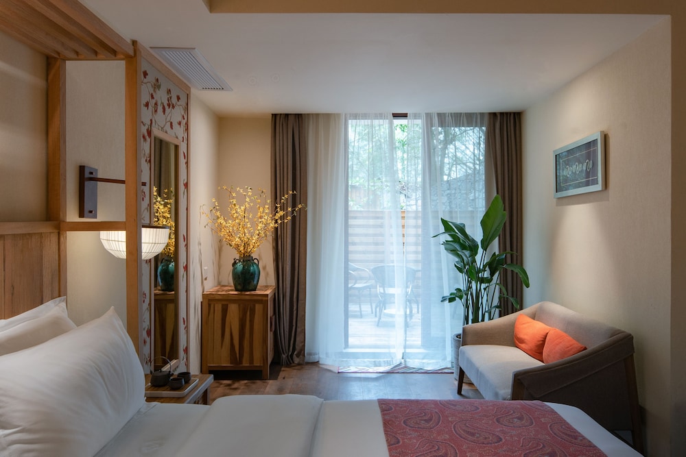 The Apsara Lodge 19/75
