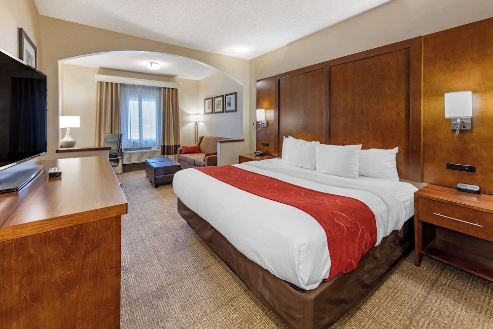 جناح استوديو بسرير كينج مع أريكة، Comfort Suites Near Six Flags Magic Mountain 7/10