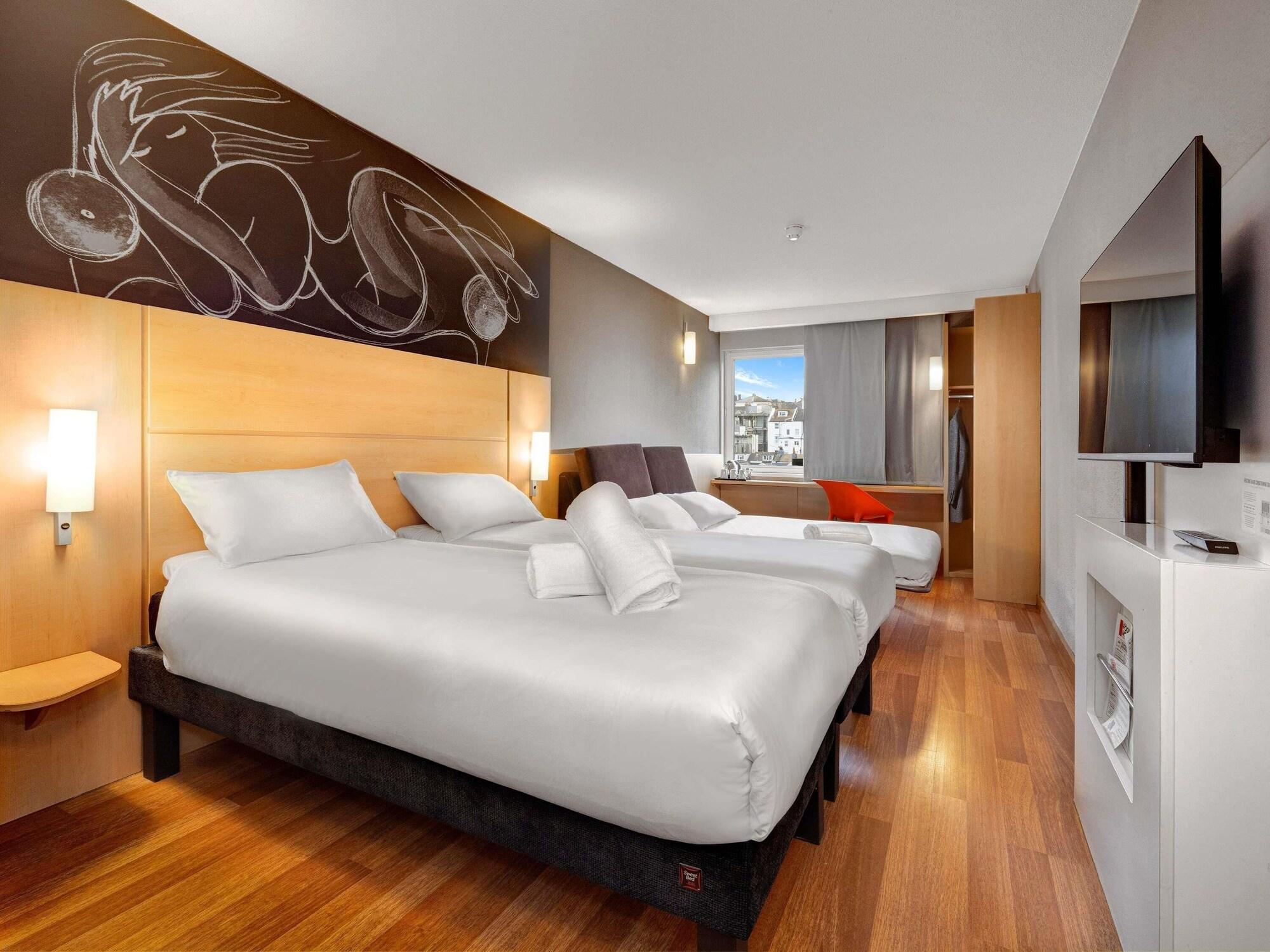 Family, Multiple Beds