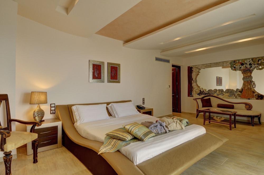 Iakovakis Suites Spa 2/50