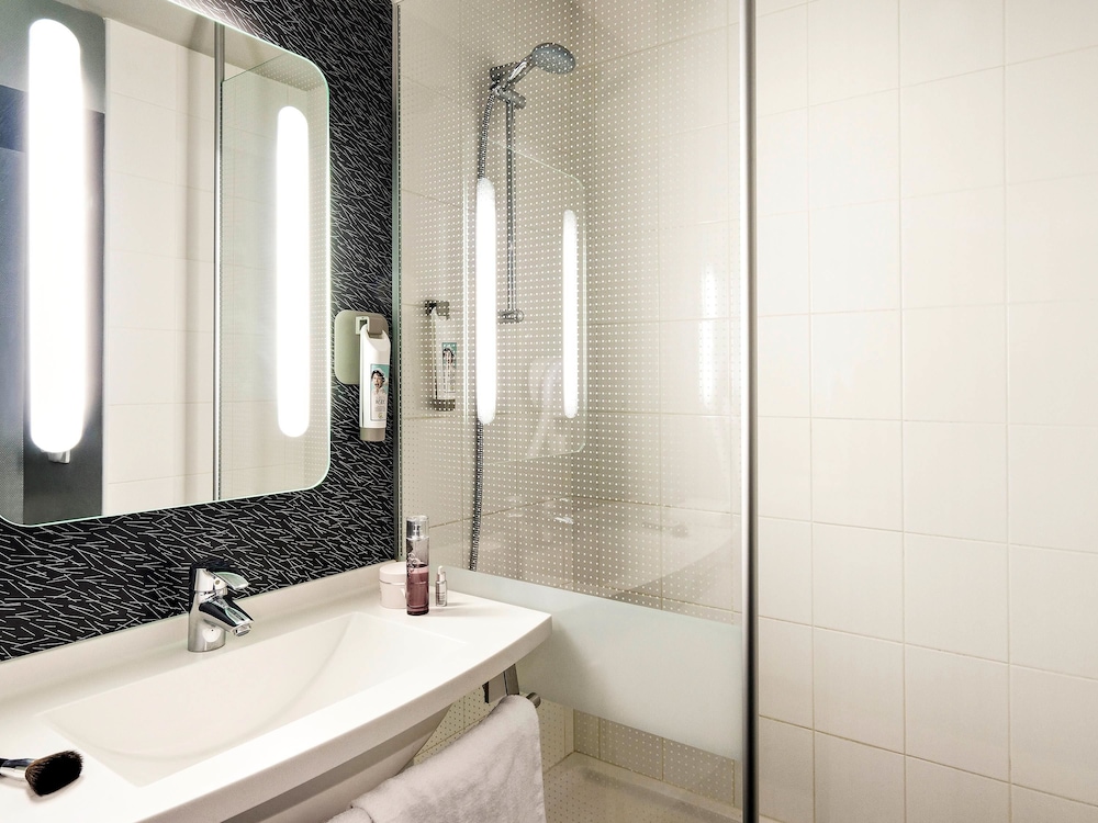 Ibis Grenoble Centre 66/67