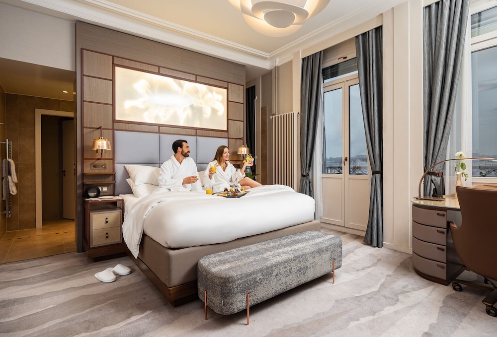 THE RITZ-CARLTON HOTEL DE LA PAIX GENEVA 8/45