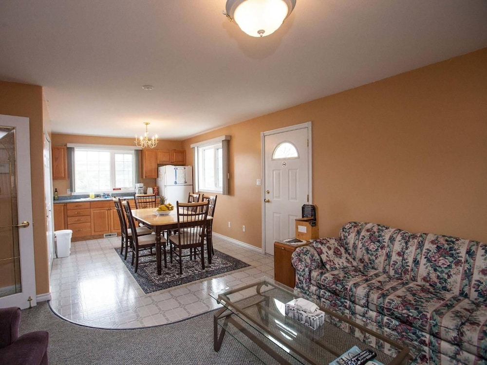 Midnight Sun Inn 32/47