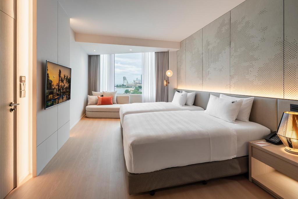 Platinum, Suite, 1 King and 2 Double Beds