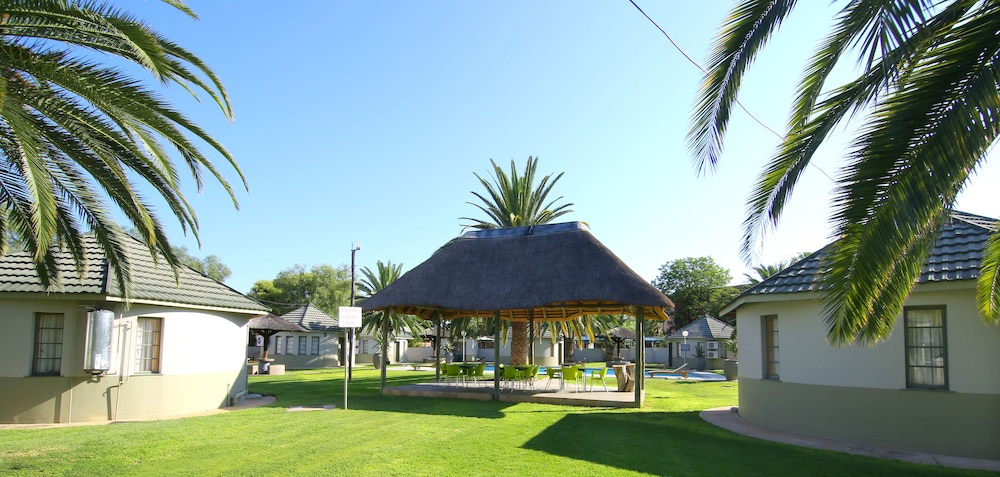 Kalahari Arms Hotel 66/69