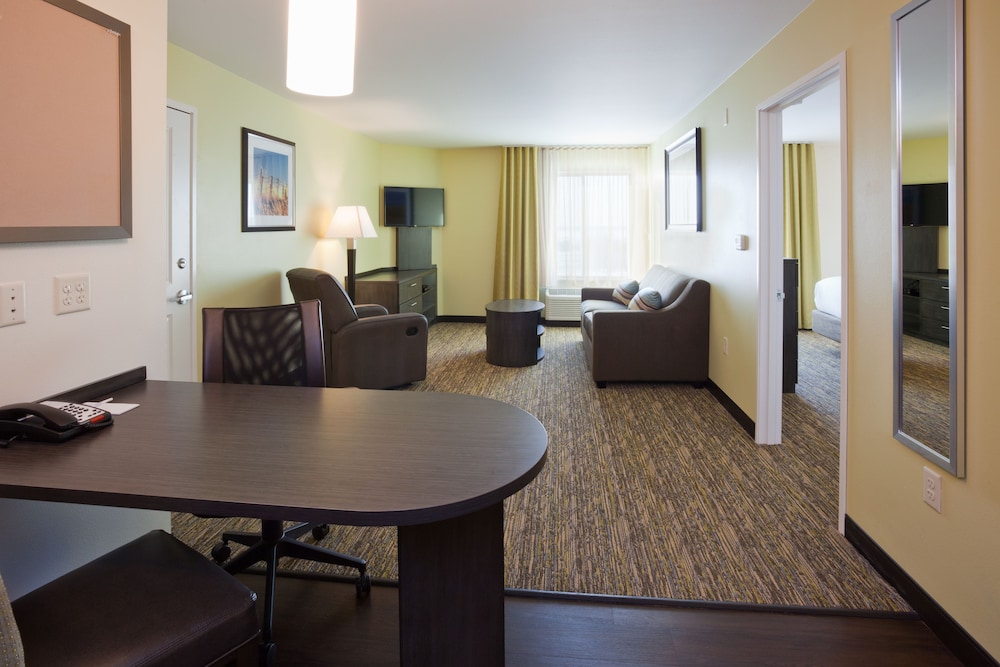 Candlewood Suites Bemidji Paul Bunyan 25/37