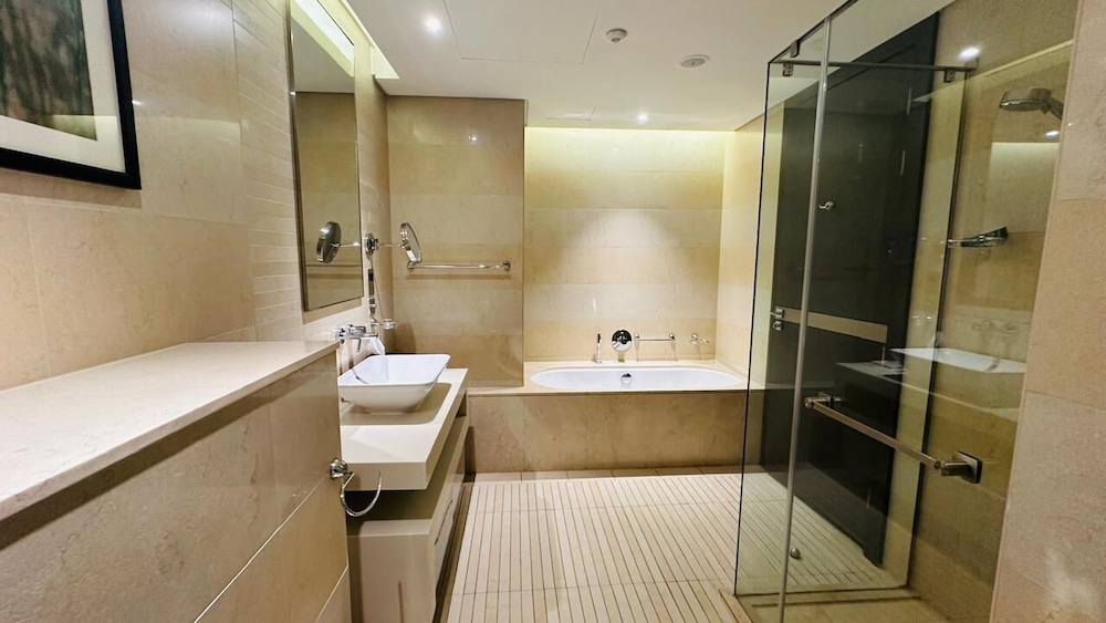 Hyatt Regency Dubai Creek Heights 72/72