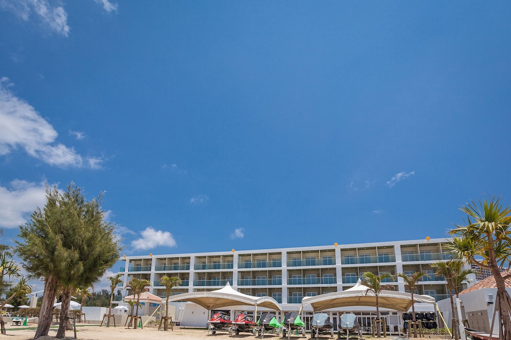 OKINAWA KARIYUSHI LCH.RESORT on The Beach 3/50