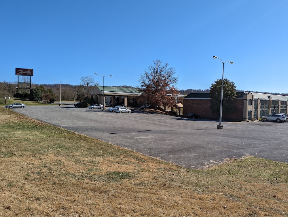 Americourt Extended Stays 31/38