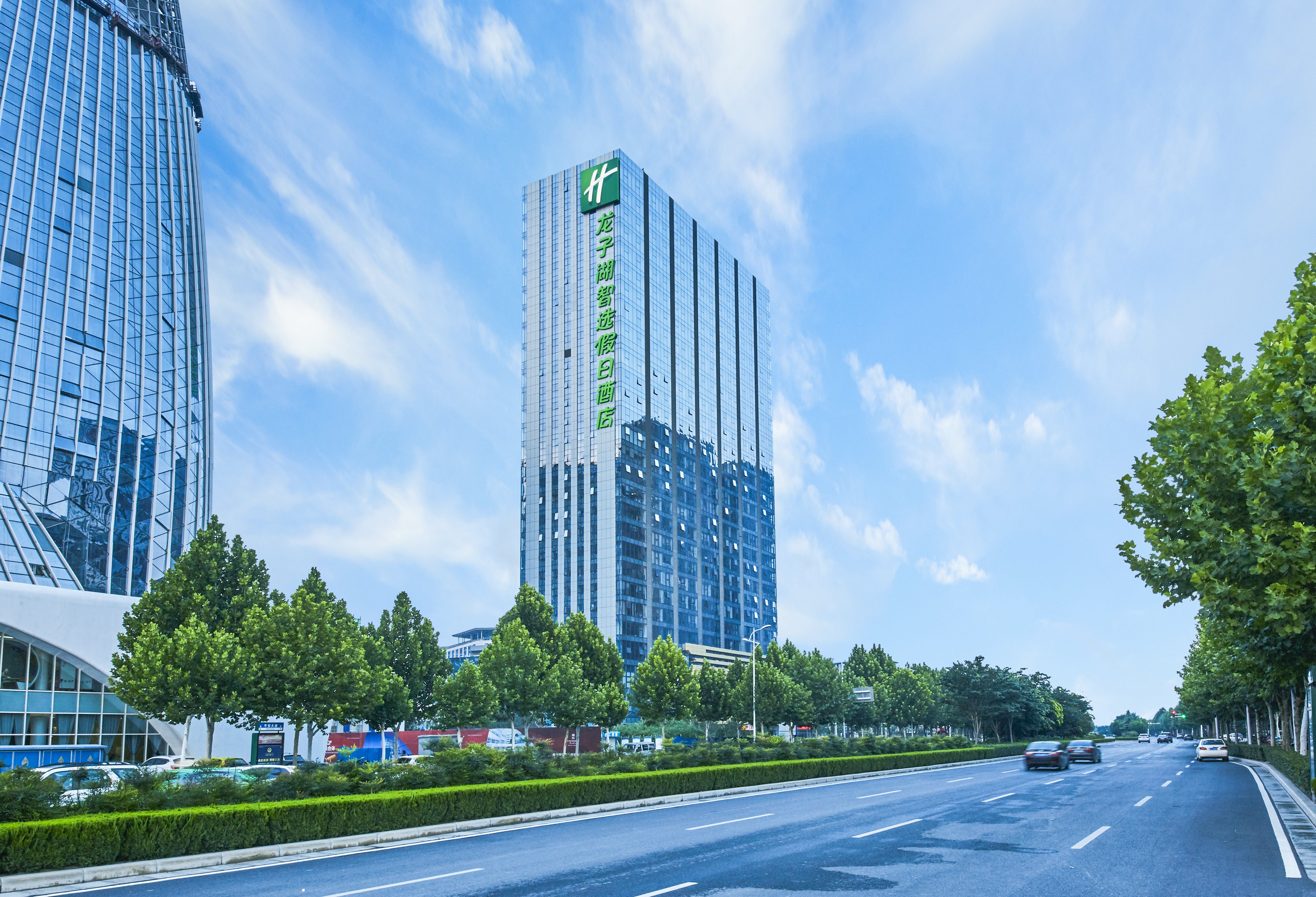 HOLIDAY INN EXPRESS ZHENGZHOU LONGZI LAKE 2/22