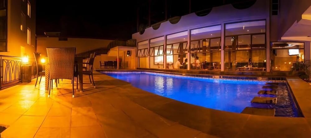 Jewelstone Hotel 8/69