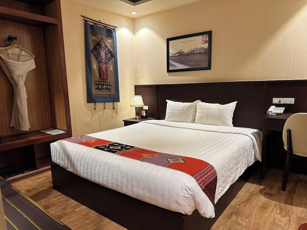 STANDARD, KING BED