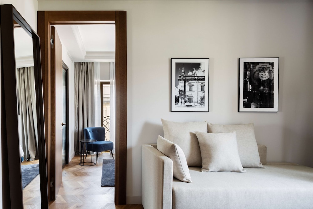 Radisson Collection Hotel, Magdalena Plaza Sevilla 46/73