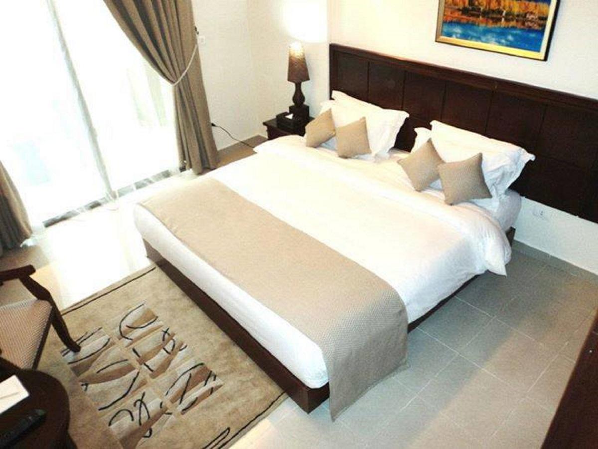 Junior Suite, Single