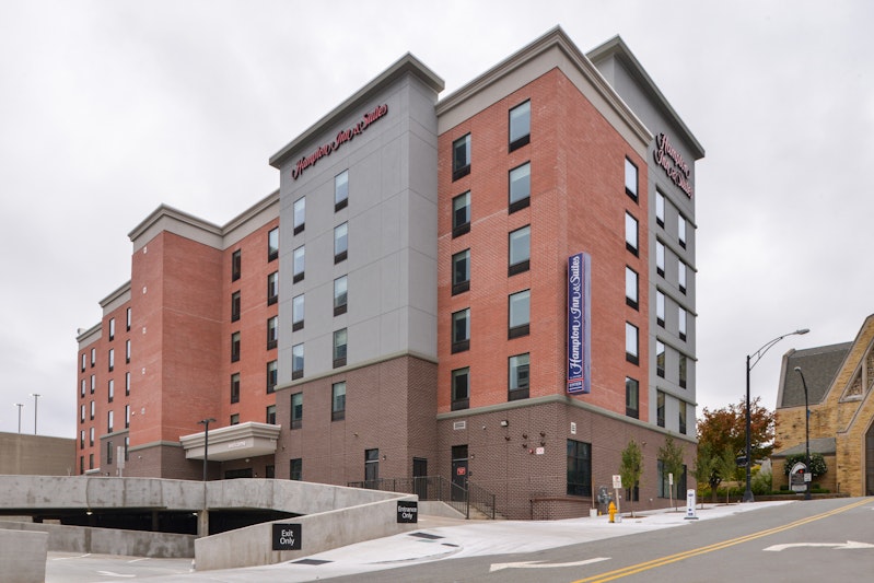 Hampton Inn And Suites Winston Salem Downtown 50/53