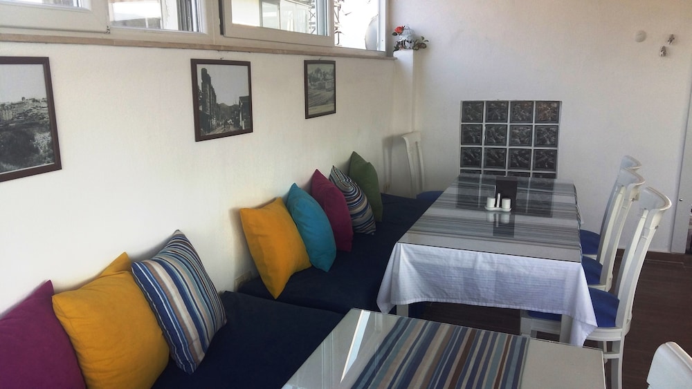 Urkmez Hotel 28/50