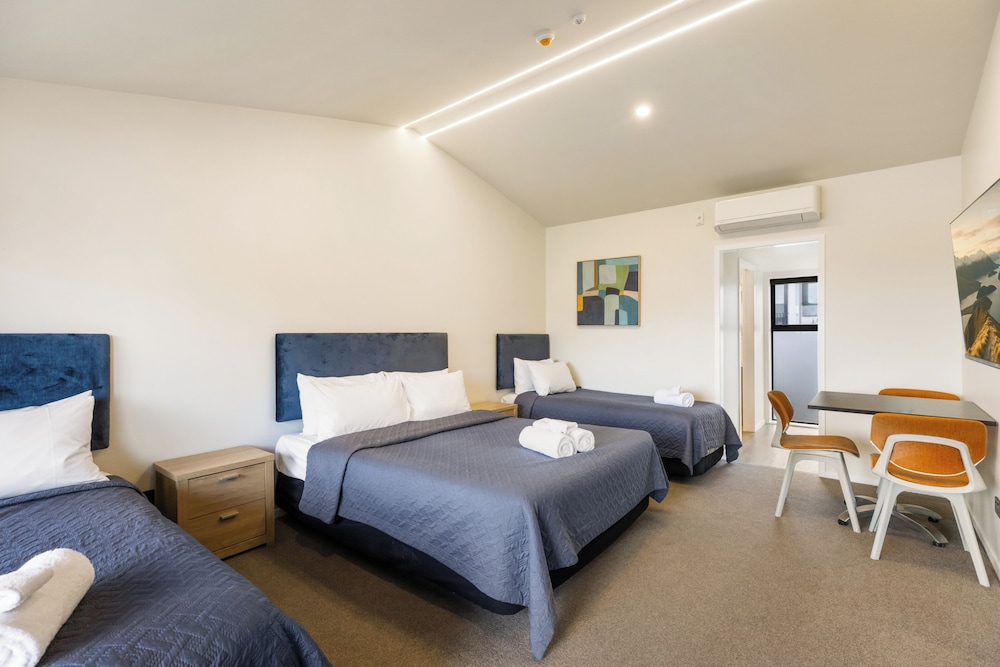 Deluxe, Studio, Lake View