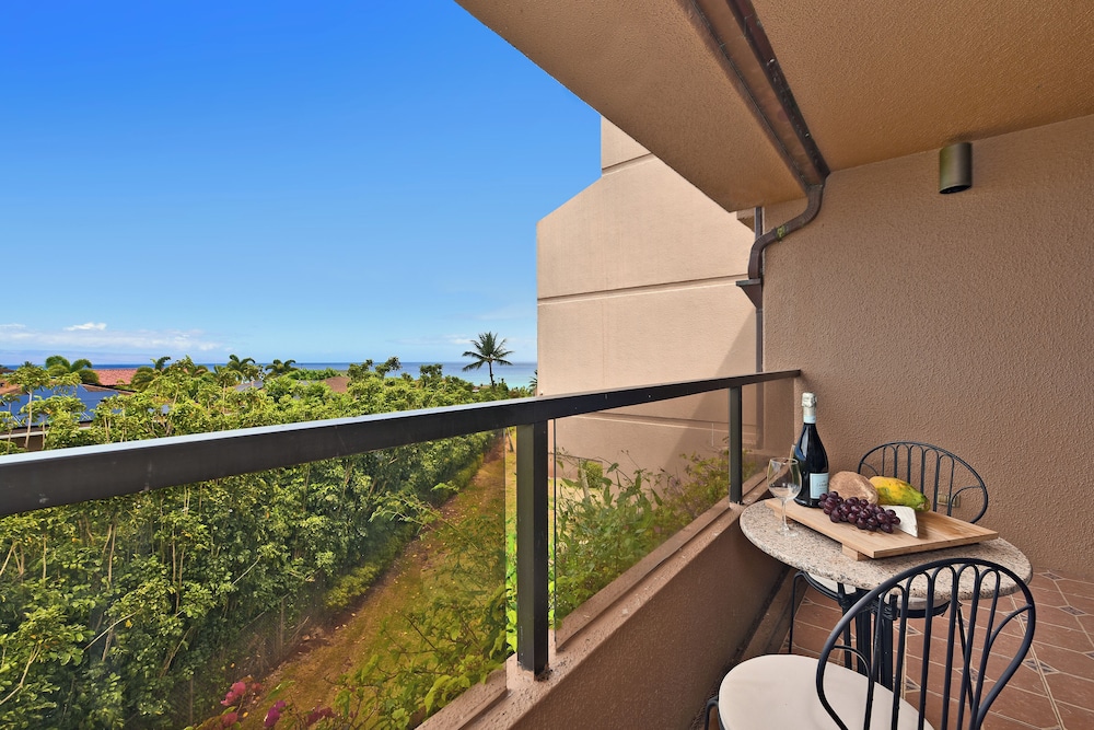 Kahana Villa 55/72