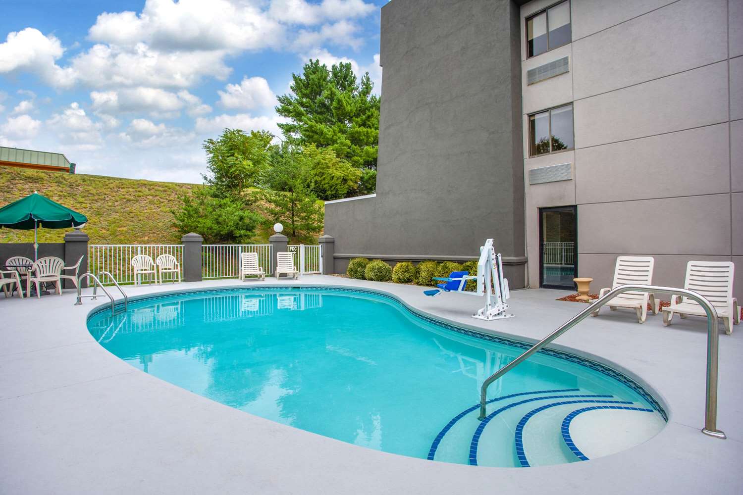 La Quinta Inn & Suites by Wyndham Roanoke Salem 51/58