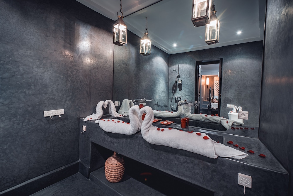 Riad Ambre Et Epices 50/50