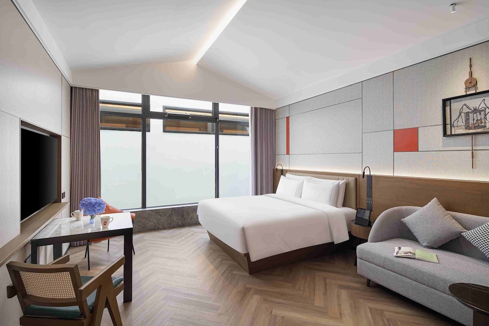 UrCove by HYATT Shanghai West Riverside 6/42