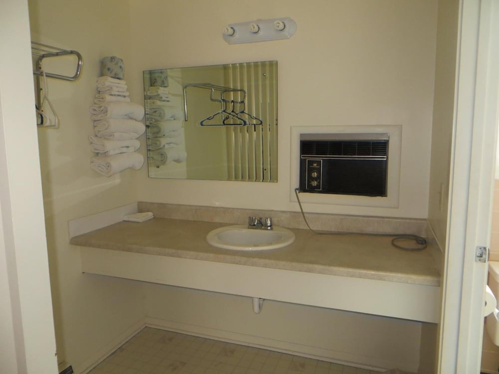 Northwinds Motel 25/41